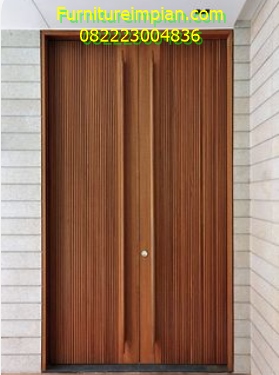 Daun pintu utama motif salur jati